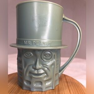 VINTAGE MR PEANUT BLUE PLASTIC MUG
